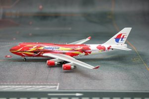 Aicraft  Boeing B747-4H6 Malaysia Airlines "2000s - Hibiscus  "Shah Slam"
